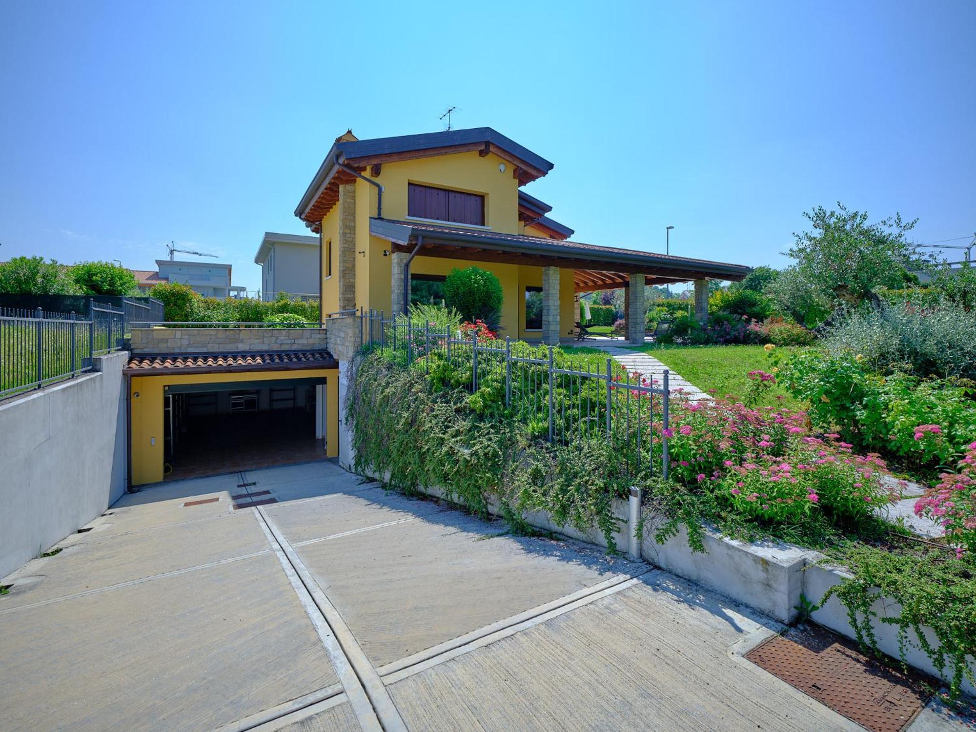 Villasgarda - Villa Leone Salionze Exteriör bild