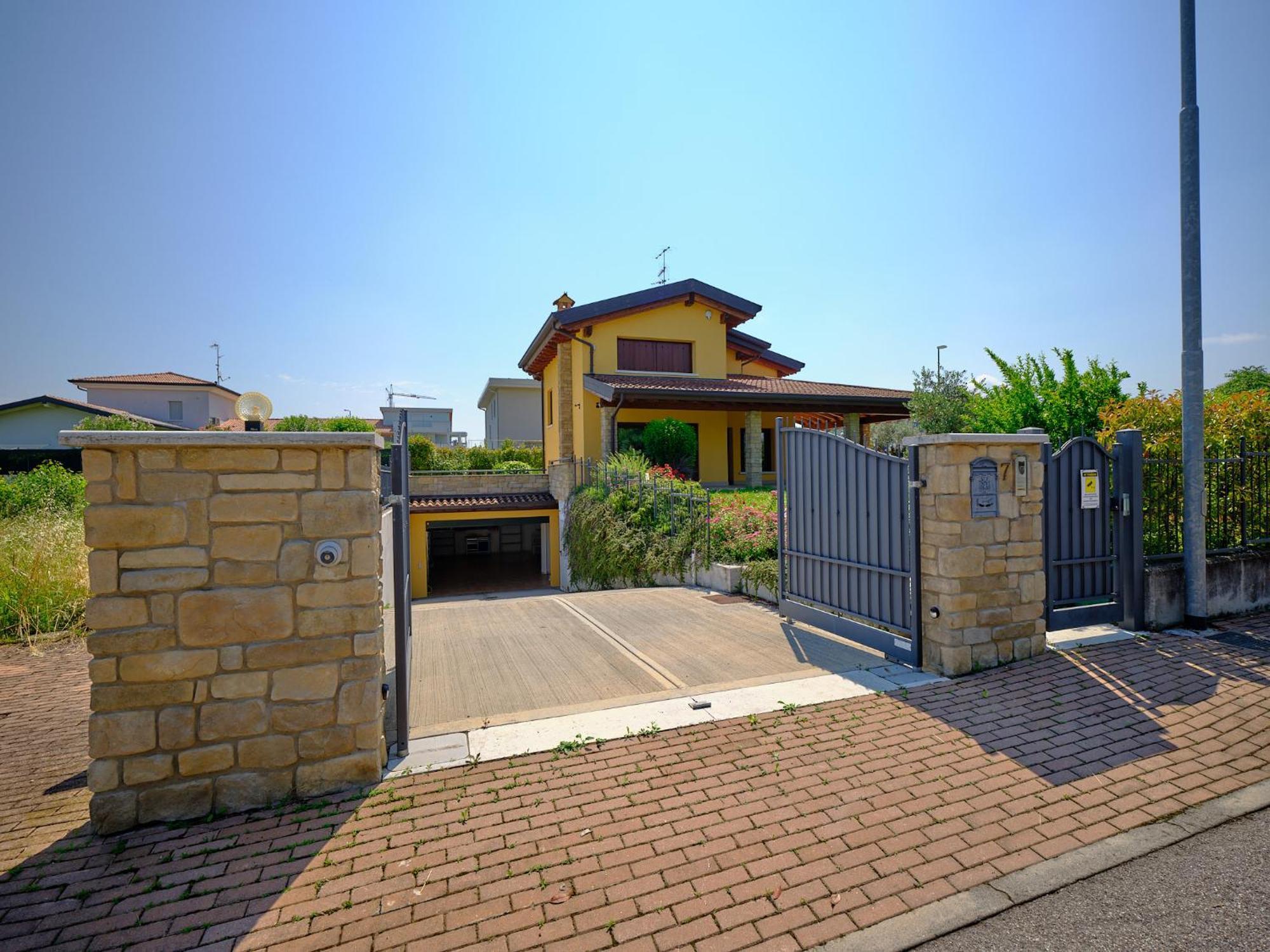 Villasgarda - Villa Leone Salionze Exteriör bild