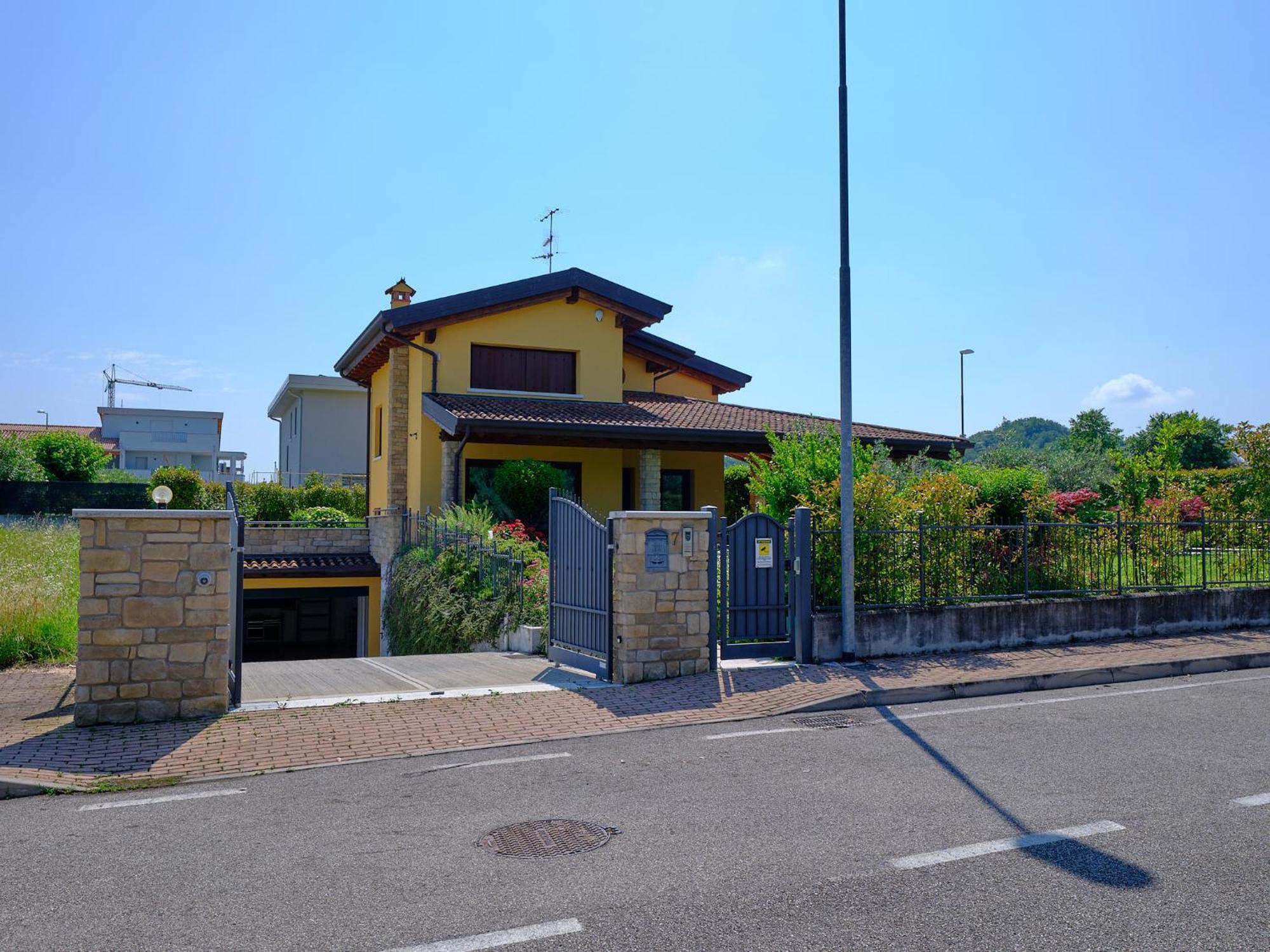 Villasgarda - Villa Leone Salionze Exteriör bild